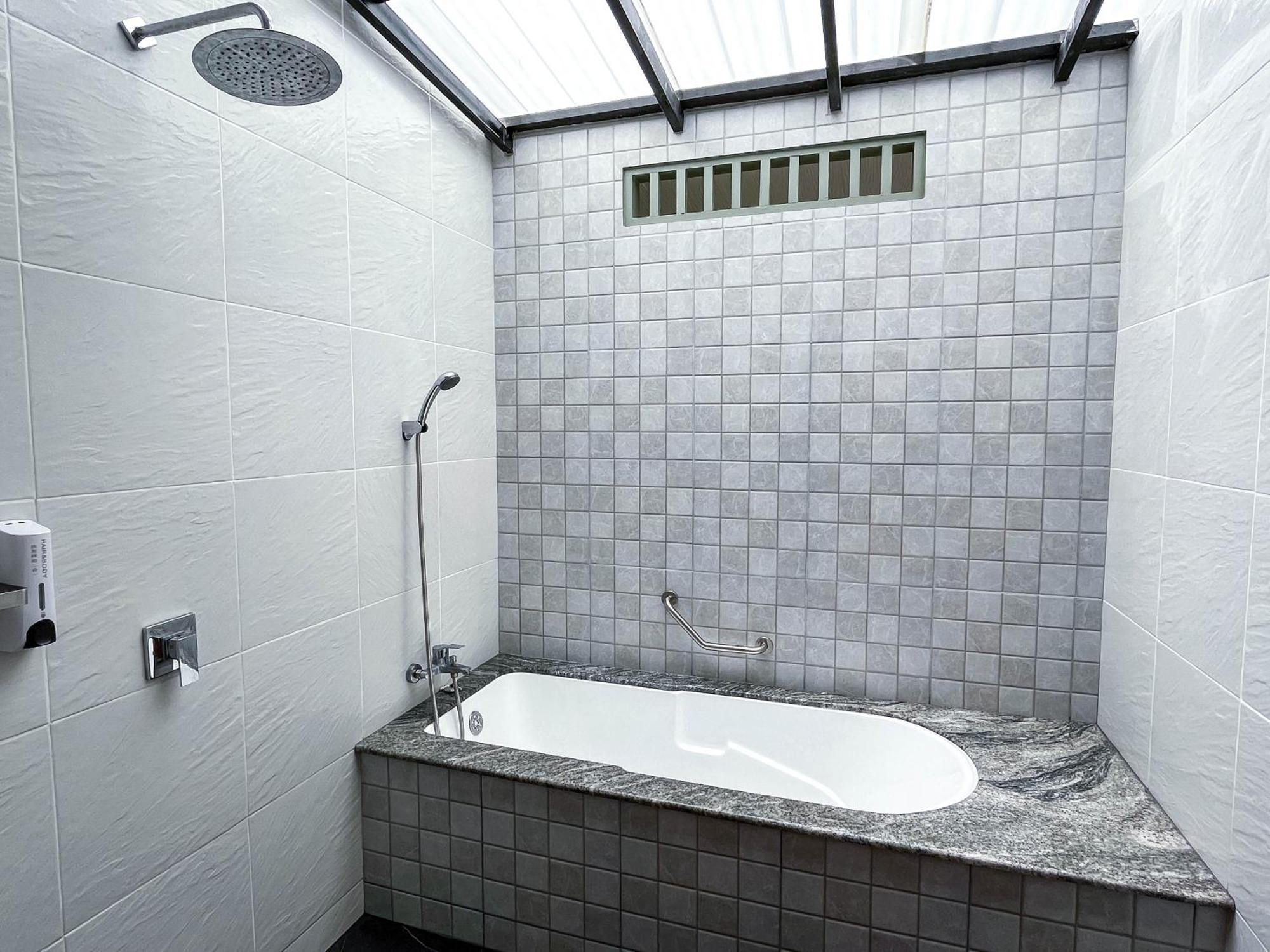 Baleeyan Residence Thalang Quarto foto